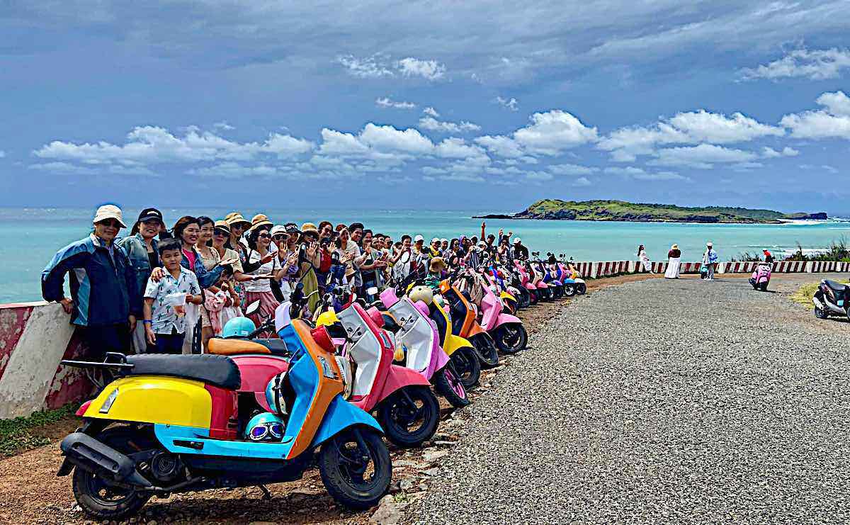 La isla de Phu Quy atrae turistas. Foto: Duy Tuan