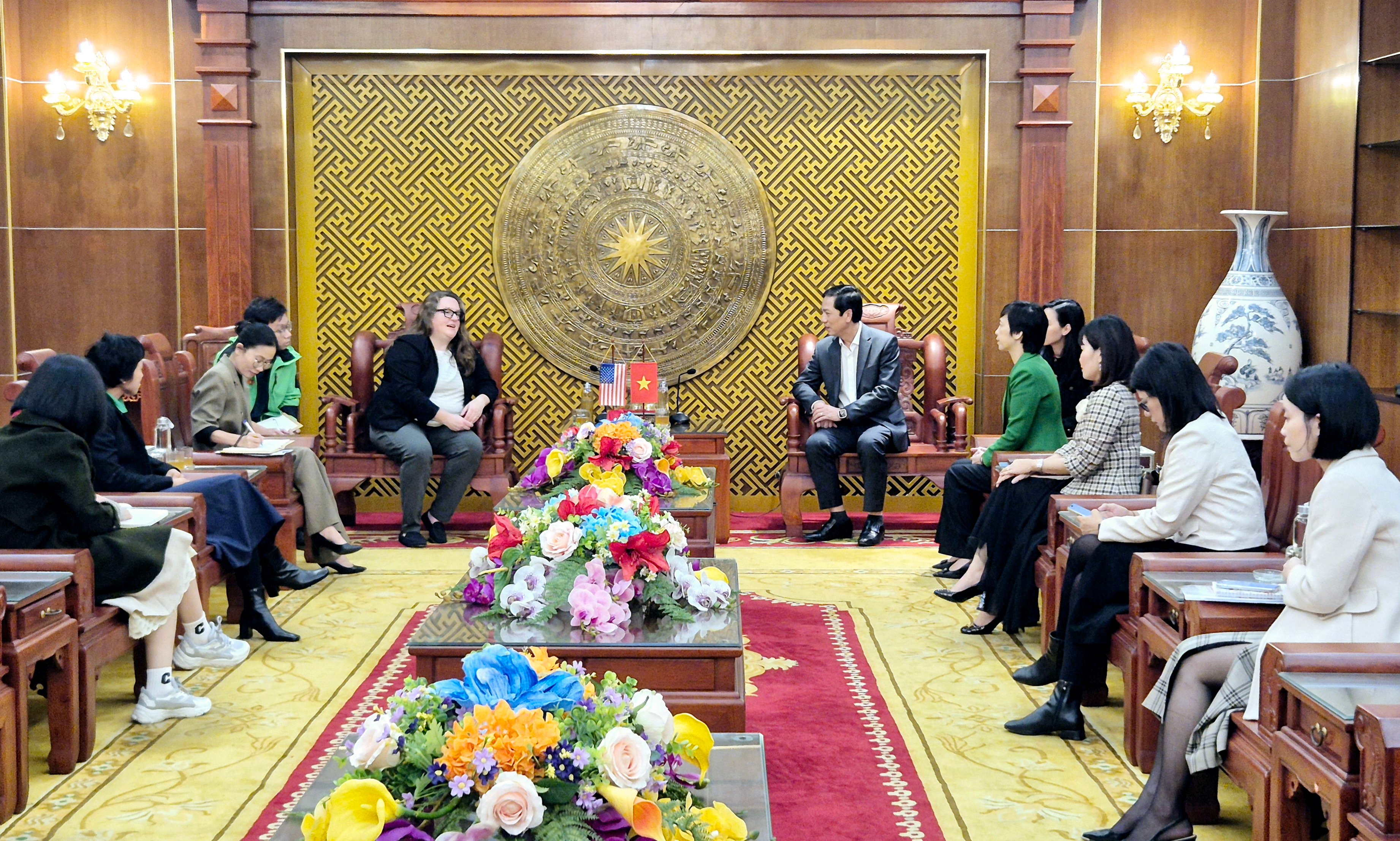 Vice Chairman of the Provincial People's Committee Hoang Nam received PeaceTrees Vietnam Organization