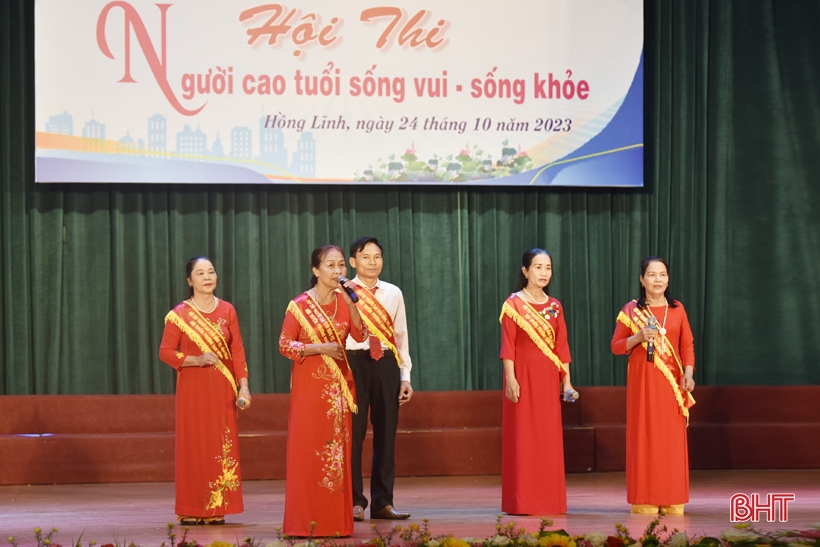 Nam Hong Ward a remporté le premier prix du concours « Les personnes âgées vivent heureuses - vivent en bonne santé »