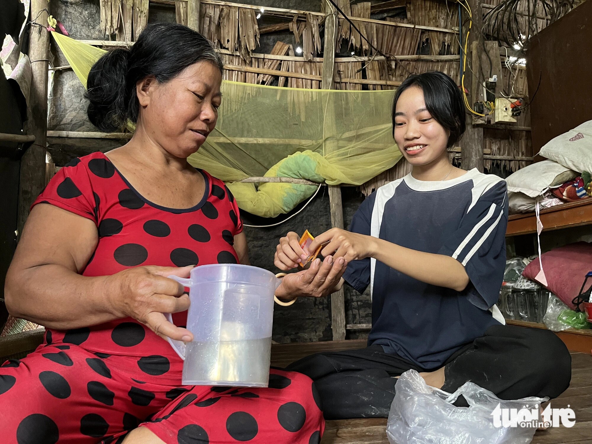 Không tiền học đại học thì học cao đẳng: ‘Muốn ‘kiếm cho cha mẹ bữa cơm canh đầy đủ’ - Ảnh 3.