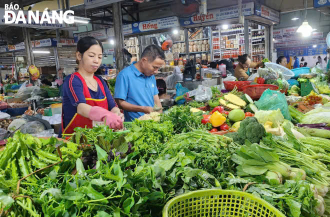 Los precios de las verduras en el mercado aumentaron ligeramente, los supermercados se mantuvieron estables