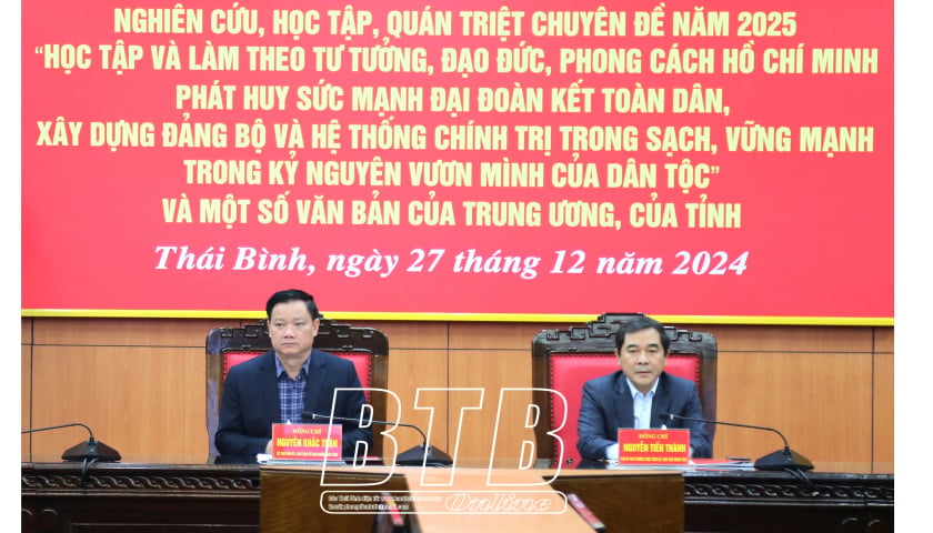 ค้นคว้า ศึกษา และเข้าใจประเด็นปี 2025 อย่างละเอียด คือ ศึกษาและปฏิบัติตามอุดมการณ์ คุณธรรม และสไตล์ของโฮจิมินห์ ส่งเสริมความเข้มแข็งของความสามัคคีระดับชาติที่ยิ่งใหญ่ สร้างองค์กรพรรคและระบบการเมืองที่สะอาดและแข็งแกร่งในยุคของการเติบโตของชาติ