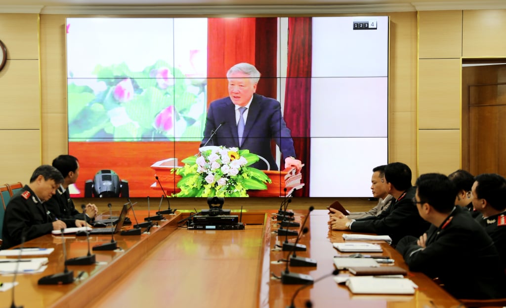 Le vice-Premier ministre permanent Nguyen Hoa Binh a prononcé un discours lors de la conférence.