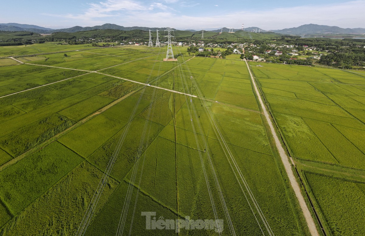 Panorama der 500kV-Leitung 3 durch Ha Tinh vor der Ziellinie Foto 23