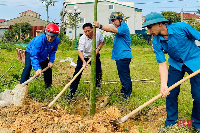 Tuổi trẻ Hà Tĩnh tổ chức nhiều hoạt động mừng xuân mới