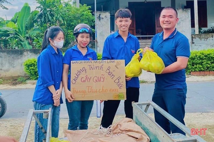 Các cấp bộ Đoàn Hà Tĩnh tặng gần 5.000 suất quà Trung thu cho trẻ em