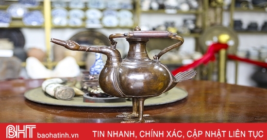 Théière antique unique récemment découverte par un musée privé à Ha Tinh