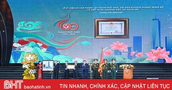 Célébration du 60e anniversaire de la fondation de la ville de Vinh, 235 ans de Phuong Hoang Trung Do