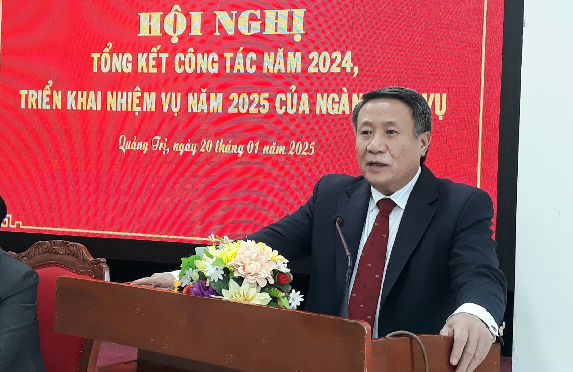 Acting Chairman of the Provincial People's Committee Ha Sy Dong: Arrange and streamline the apparatus to avoid the situation where talented people leave and incompetent people stay.