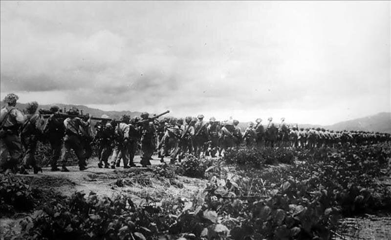 Les troupes ont marché vers le Nord-Ouest pour participer à la campagne de Dien Bien Phu. (Photo : VNA)