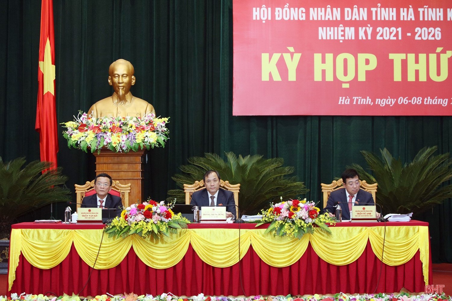 Esta mañana, el 18º Consejo Popular Provincial de Ha Tinh clausuró su 17ª Sesión.