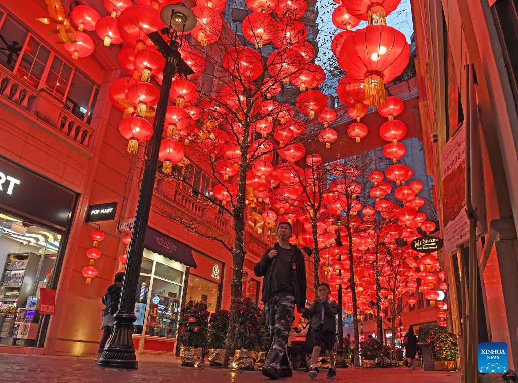 Lebhafte Atmosphäre zum chinesischen Neujahrsfest in China und Hongkong