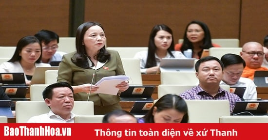 La déléguée de l'Assemblée nationale, Cam Thi Man (Délégation de l'Assemblée nationale de la province de Thanh Hoa) a apporté ses commentaires sur le projet de loi sur l'électricité (amendé)