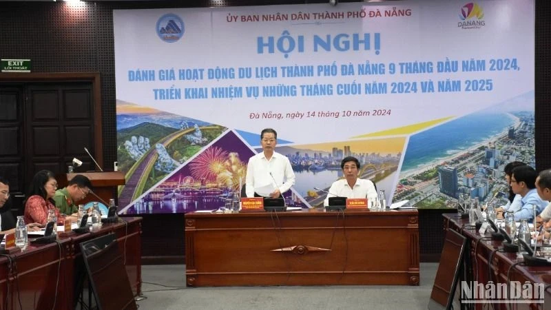 Secretary of the Da Nang City Party Committee Nguyen Van Quang delivered a concluding speech at the Conference. (Photo: ANH DAO)