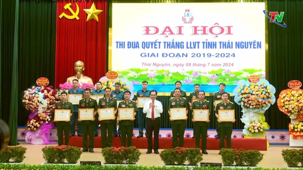 Thi đua tạo động lực xây dựng LLVT tỉnh vững mạnh toàn diện