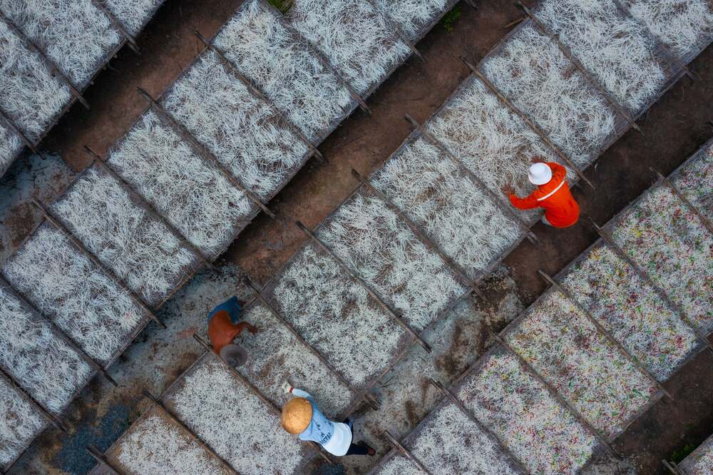 “Durante el proceso, para obtener fotografías satisfactorias, pedí a la gente que se sumergiera en agua y repitiera los movimientos muchas veces. Aún así, estaban felices de ayudar. 