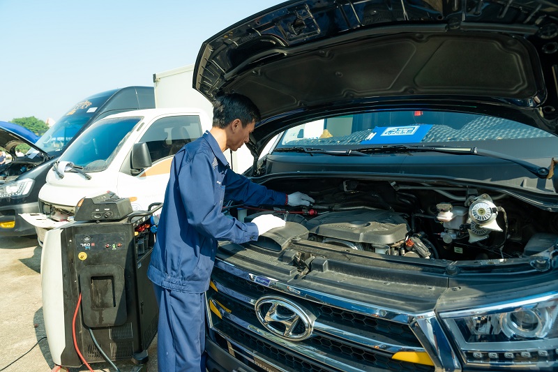 Компания Hyundai Lam Kinh успешно организовала в городе мероприятие «Hyundai Share & Care». Тхань Хоа