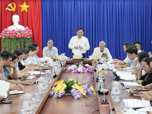 La délégation de travail du Comité populaire provincial a travaillé avec le district de Ninh Son sur la nouvelle construction rurale.