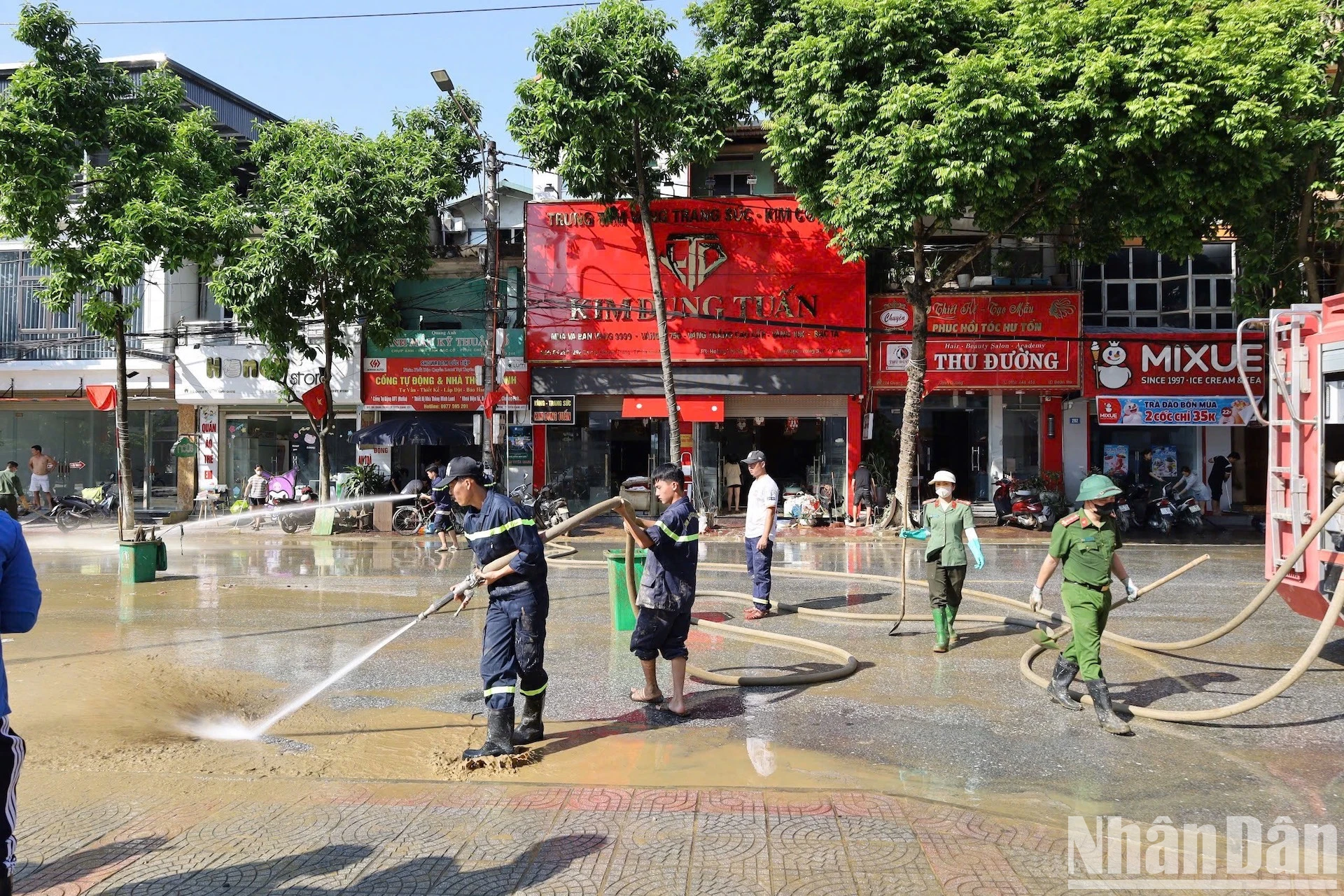 歴史的な洪水後、トゥエンクアン市は徐々に安定する 写真5