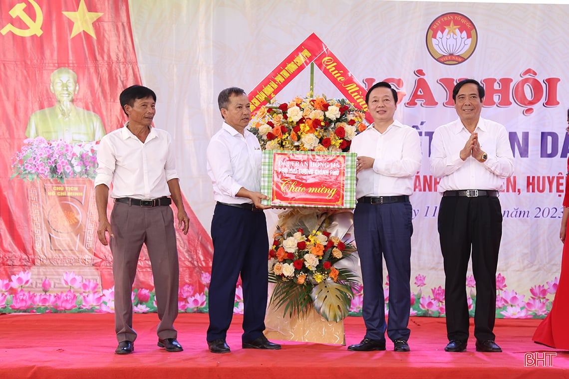 El viceprimer ministro Tran Hong Ha se une al gran festival de solidaridad en Ha Tinh