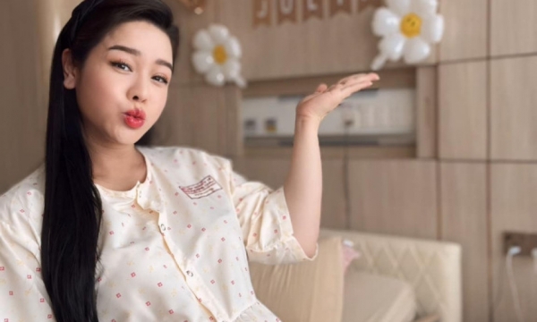 La actriz Nhat Kim Anh rompió a llorar al recibir la buena noticia a los 39 años.