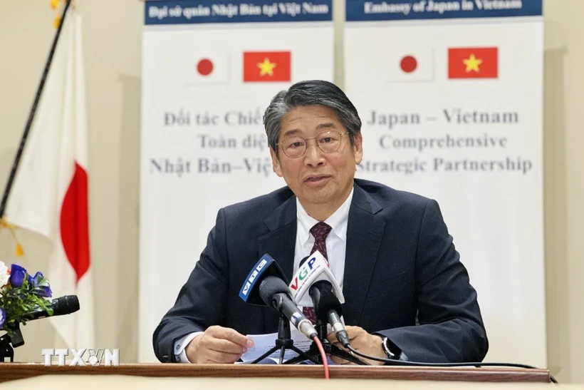 Japanese Ambassador to Vietnam Ito Naoki speaks to the press. (Photo: Viet Duc/VNA)