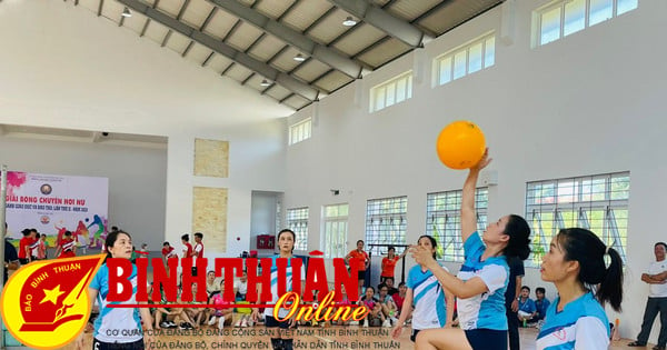 Das 2. Volleyballturnier des Bildungssektors des Distrikts Phu Quy