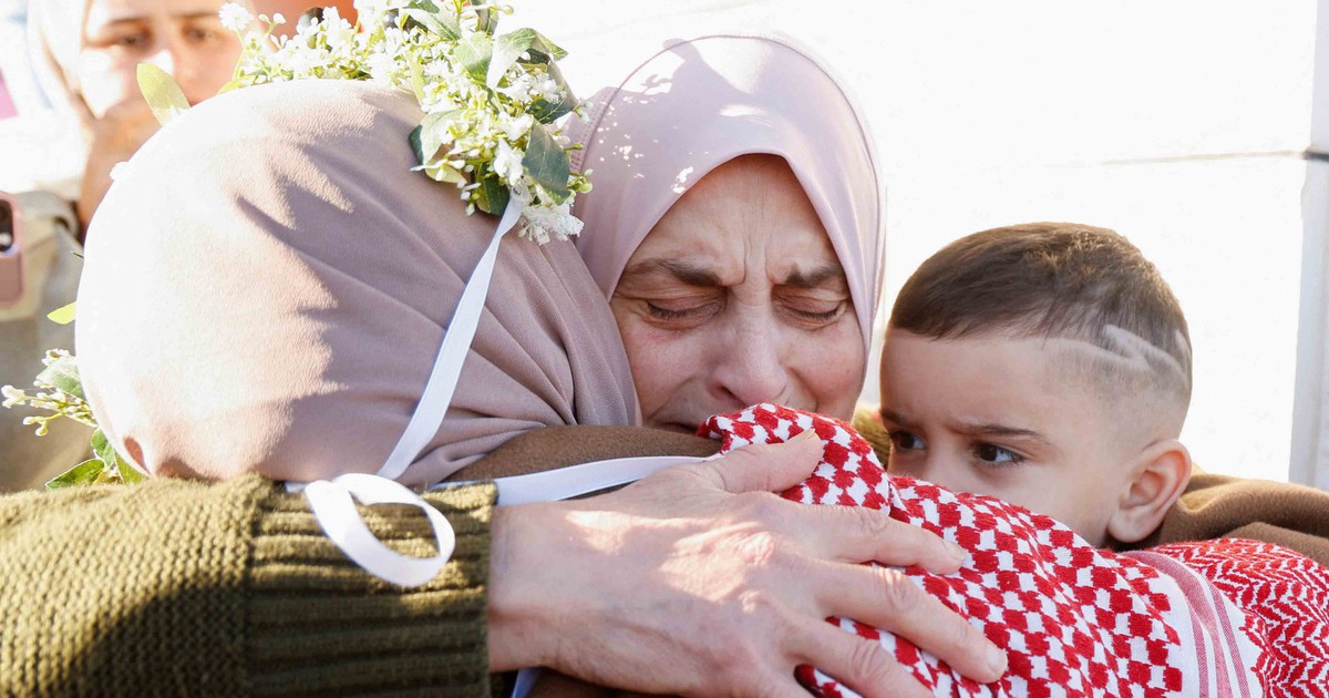 Nước mắt đoàn tụ ngày Hamas