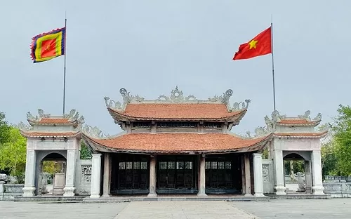 Nghi môn nội của Khu tưởng niệm (Ảnh: thanhdoanhaiphong.gov.vn).