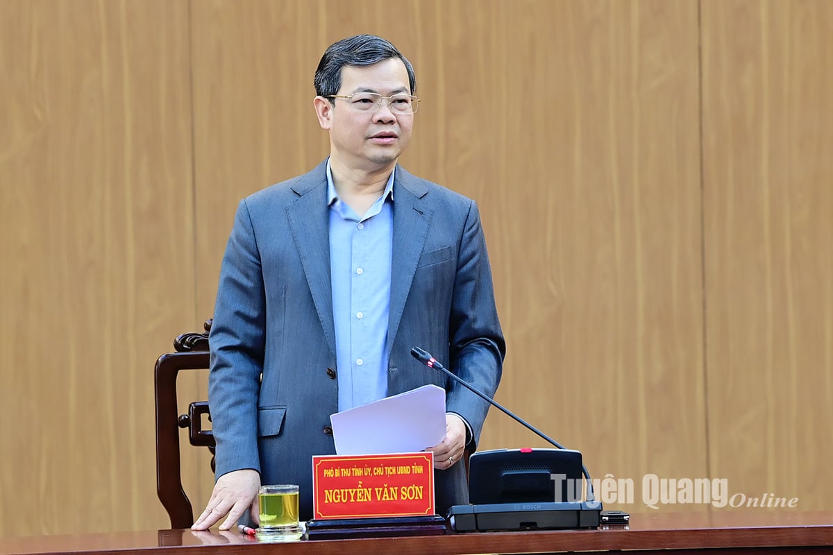 Chairman of the Provincial People's Committee Nguyen Van Son: After the merger, the apparatus must operate smoothly, without any problems or interruptions.