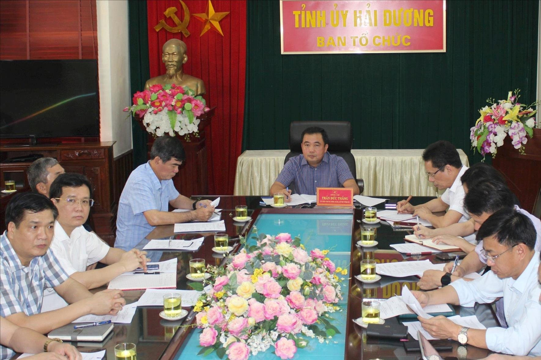 Effectively implement the Central Committee's resolutions and conclusions on Party building and organization work.