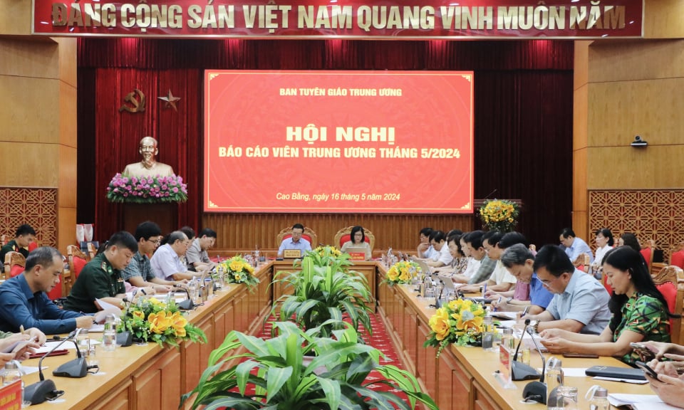 Hội nghị Báo cáo viên Trung ương tháng 5