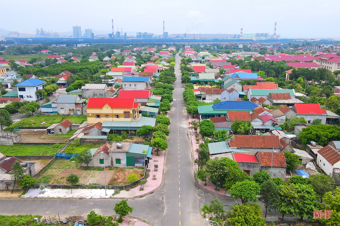 Dưới bóng Hoành Sơn