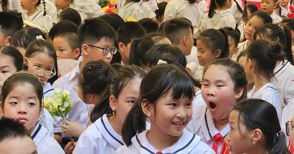 Les élèves de Hai Phong quittent l'école plus tôt pour éviter les tempêtes