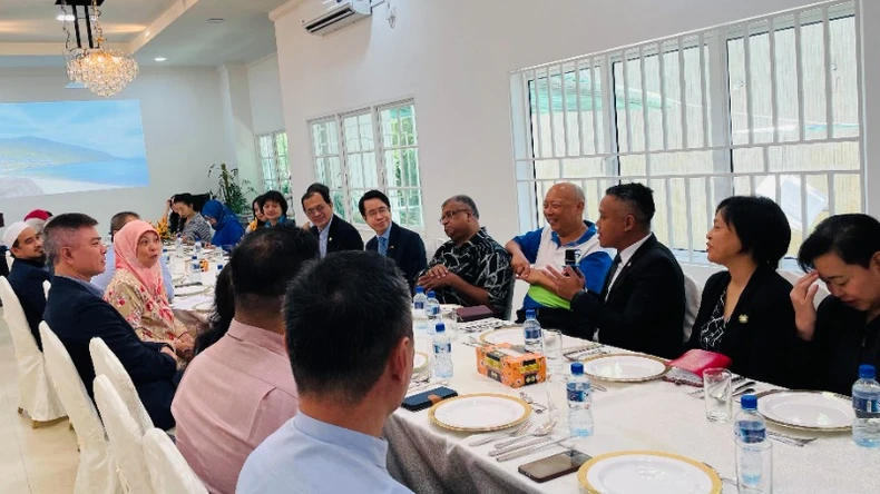 Representative of Sarawak State Trade and Tourism Office (Malaysia) shared recommendations on connecting BIMP-EAGA sub-regional tourism with Vietnam and the Mekong sub-region.