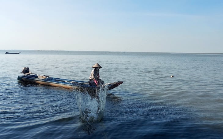 Săn cá, tép vùng biển bồi Kiên Giang đón Tết - Ảnh 8.