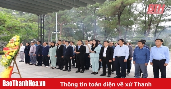 Eine Delegation der Provinz Thanh Hoa opferte Weihrauch zum Gedenken an General Vo Nguyen Giap und heldenhafte Märtyrer.