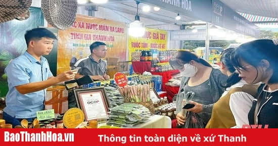 Ký kết thoả thuận cung cấp, tiêu thụ hàng hoá tại Hội chợ xúc tiến thương mại tỉnh Cao Bằng