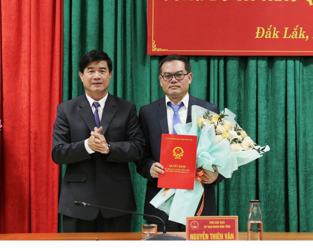 ...đồng chí Nguyễn Hữu Vũ Quang