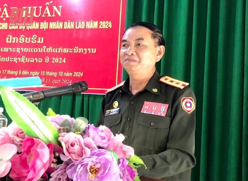 Ceremonia de clausura del curso de capacitación fronteriza para guardias fronterizos de la provincia de Hua Phan.