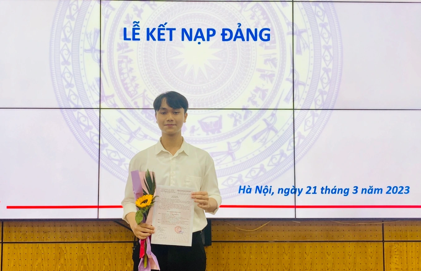 Nam sinh Hà Tĩnh thủ khoa đầu ra toàn khóa Bách khoa Hà Nội