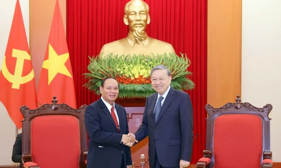 General Secretary To Lam received Lao Deputy Prime Minister and Minister of Public Security Vilay Lakhamphong