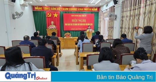 Meeting of press management agencies of Quang Tri province in 2024