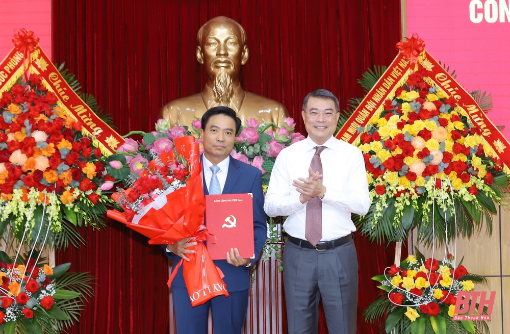 Le Politburo a nommé le lieutenant-général Nguyen Doan Anh au poste de secrétaire du comité provincial du Parti de Thanh Hoa.