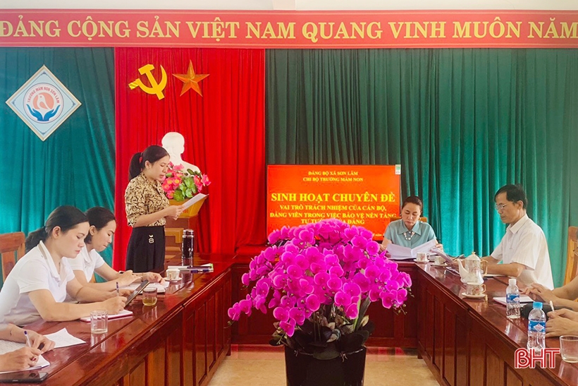 Huong Son effectively implements solutions to protect the Party's ideological foundation.