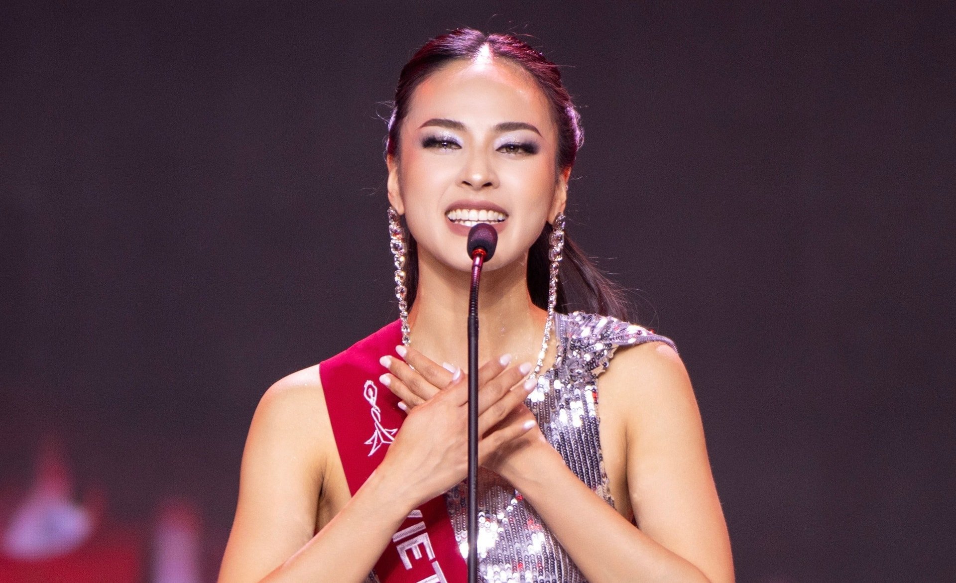 Quỳnh Nga giành danh hiệu Á hậu 2 Miss Charm 2024, đại diện Malaysia đăng quang