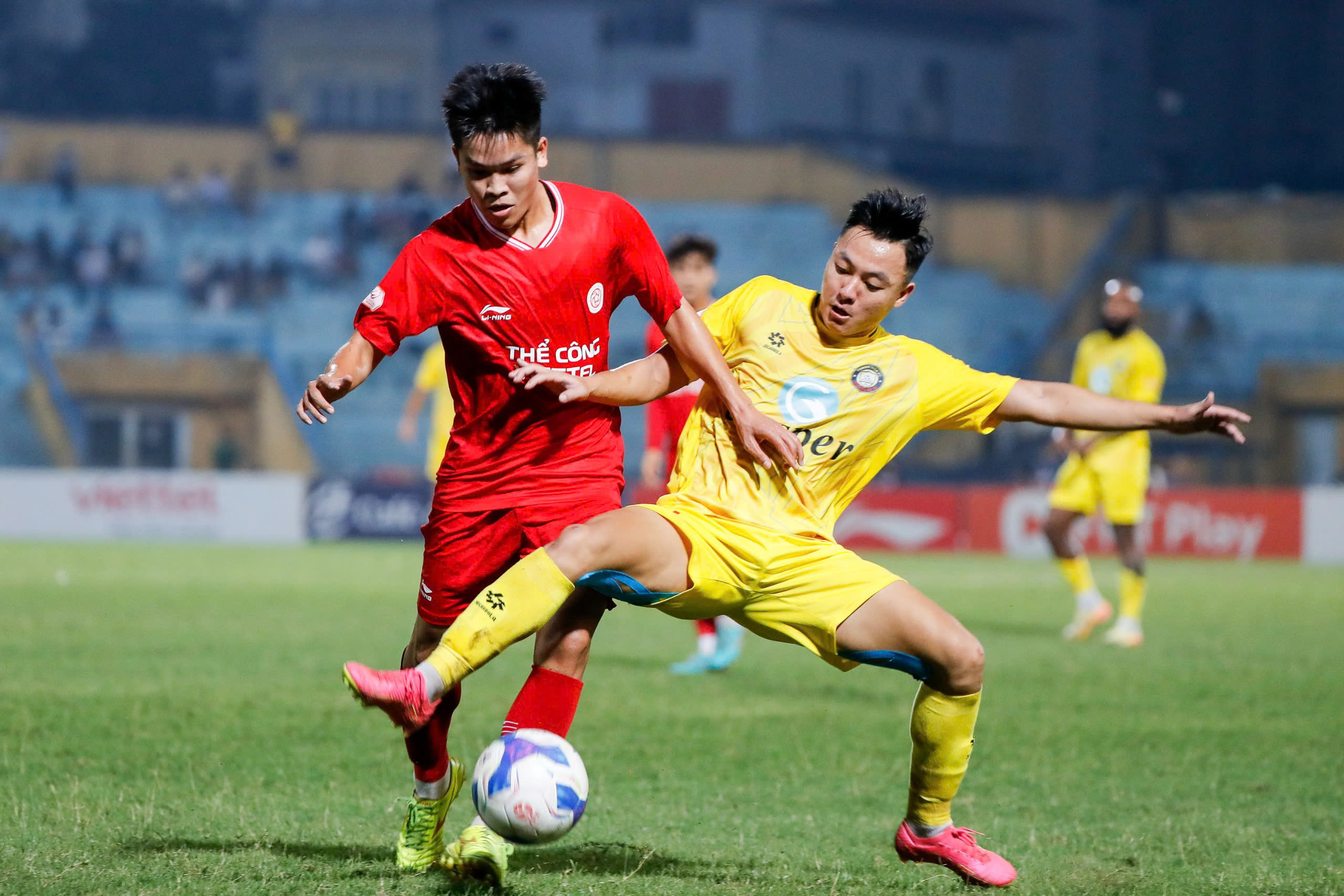 Đội bóng kỳ lạ nhất V-League: Đá thiếu người thì thắng, hơn người... lại thua- Ảnh 1.