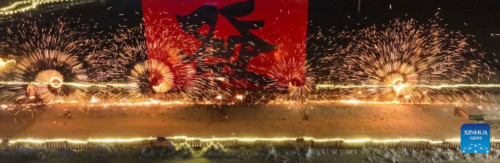 Lebhafte Atmosphäre zum chinesischen Neujahrsfest in China und Hongkong