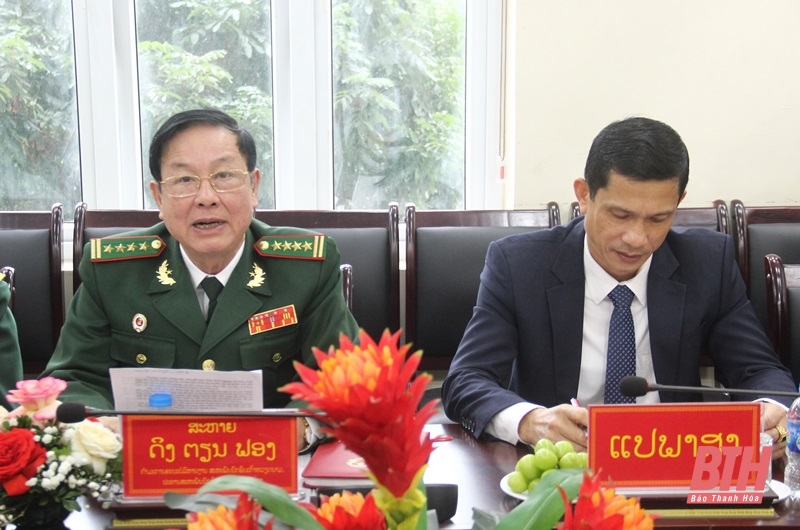 Firma de acuerdo de cooperación entre la Asociación de Veteranos de la provincia de Thanh Hoa y la Asociación de Veteranos de la provincia de Hua Phan