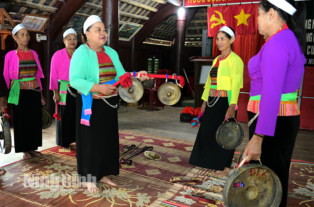 Les femmes de Ninh Binh participent à la préservation et à la promotion de l'identité culturelle